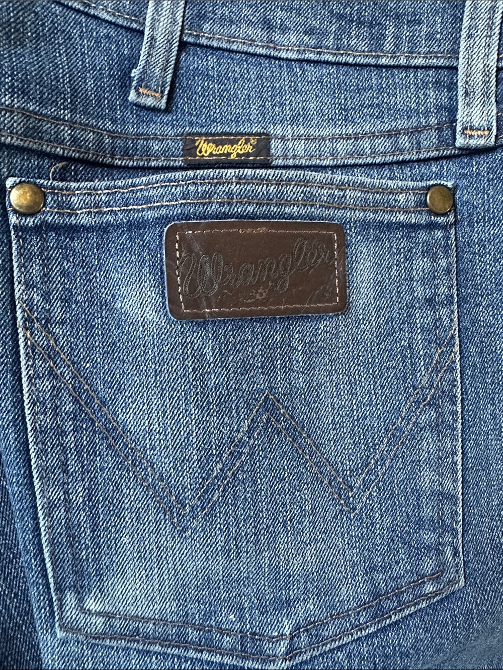 Wrangler Blue Jeans Advanced Comfort 38 30 lightly starched for cowboy fit